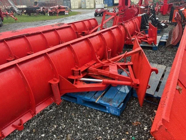 Snow Equipment — Moe's Equipment